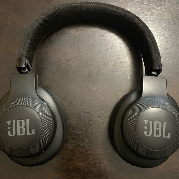 JBL E55BT over ear headphones (Bluetooth) Bring your offers